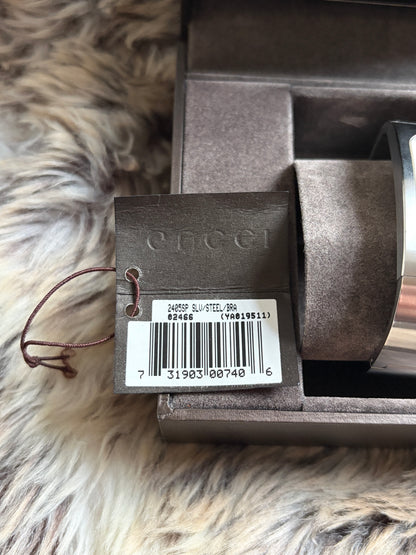 Gucci 2400S Bangle Watch