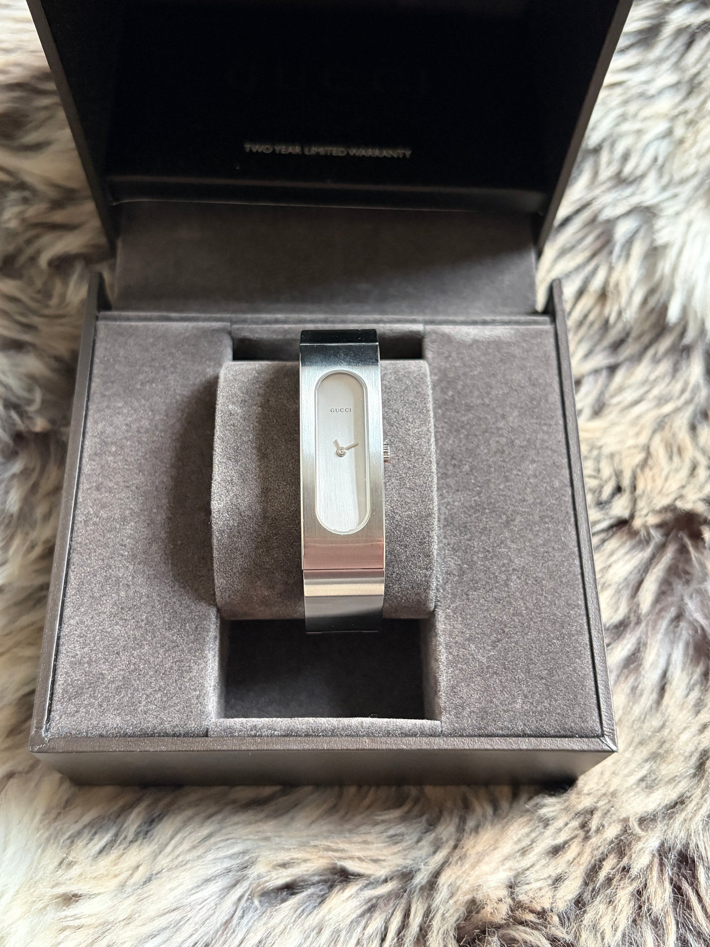 Gucci 2400S Bangle Watch